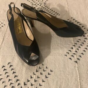 Saks Fifth Avenue Ferragamo Navy/Black Heels